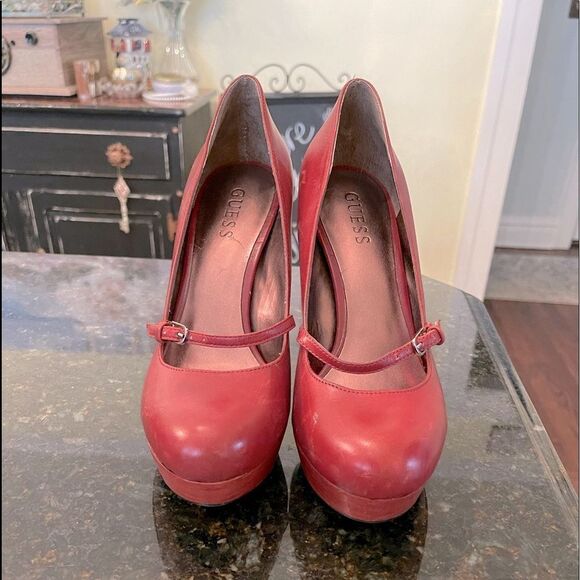 GUESS Vtg Wood Block Leather Heels Sz 8.5 - Picture 2 of 11